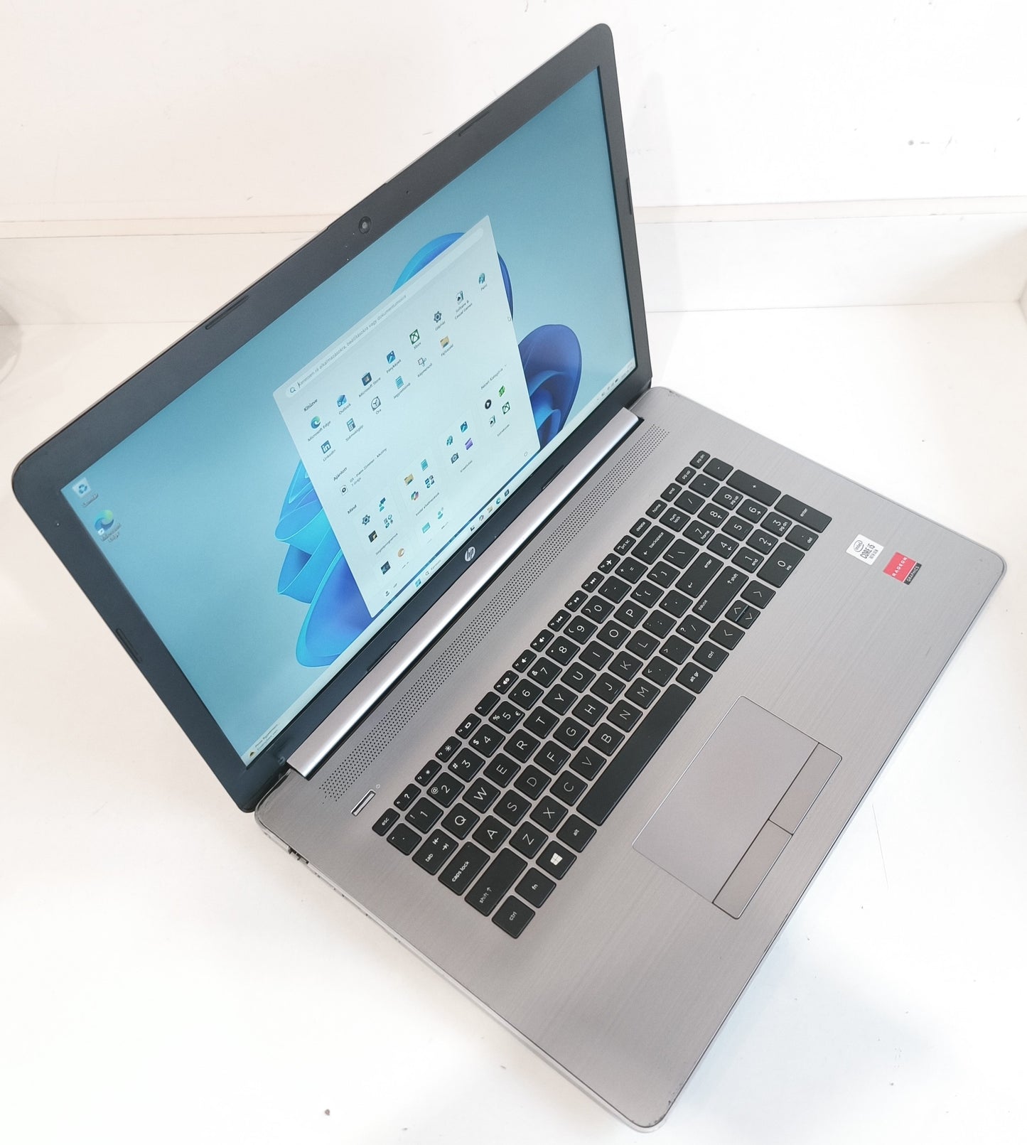 HP ProBook 470 G7  i5-1021U / 8 GB / 256 GB SSD / FHD / Win 11 / B kat