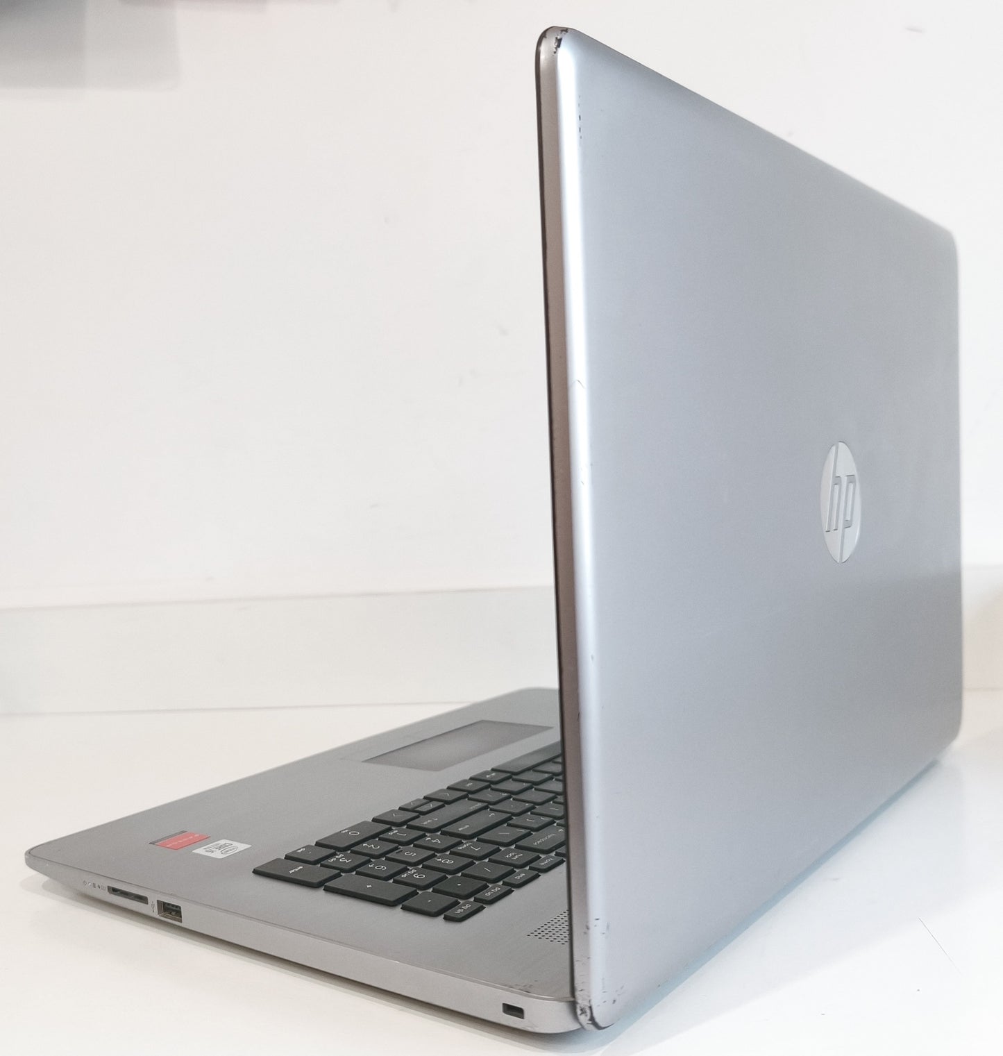 HP ProBook 470 G7  i5-1021U / 8 GB / 256 GB SSD / FHD / Win 11 / B kat