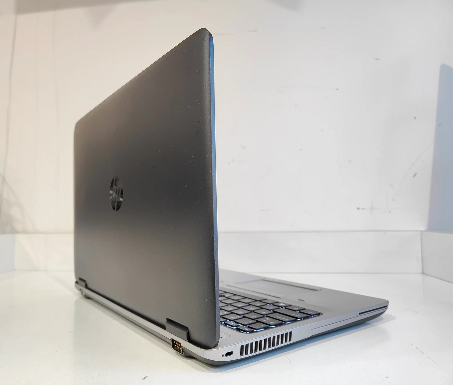HP ProBook 650 G3 i7-7600U / 8 GB / 256 GB SSD / FHD / Win 11