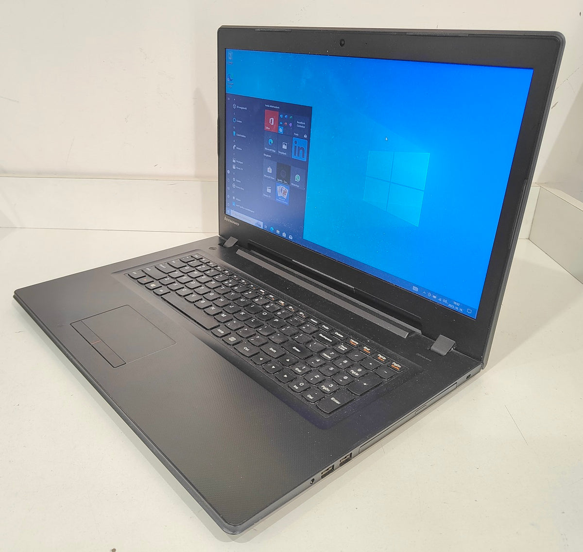 Lenovo B71-80  i7-6500U / 8 GB / 512 GB SSD / FHD IPS / Radeon R5 / Win 11