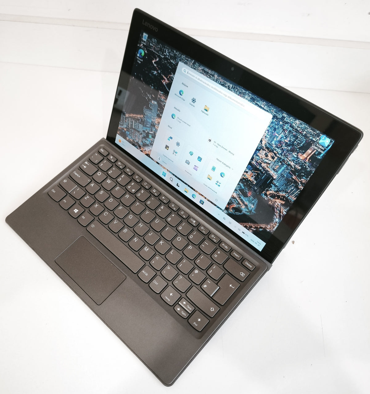 Lenovo MIIX 520-12IKB  i5-8250U / 8 GB / 256 GB SSD / FHD Touch / Win 11