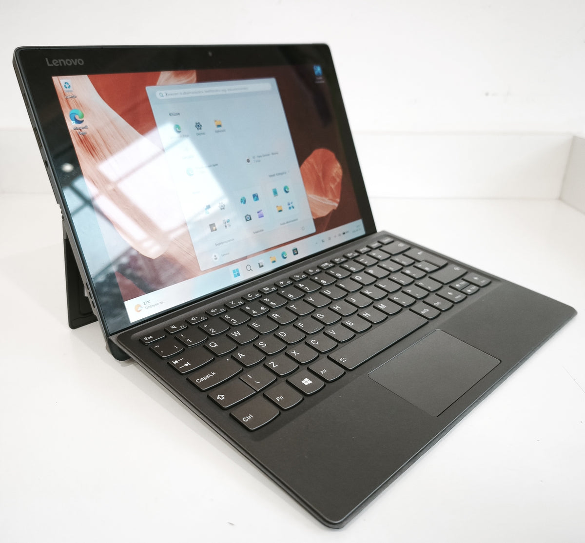 Lenovo MIIX 520-12IKB  i5-8250U / 8 GB / 256 GB SSD / FHD Touch / Win 11