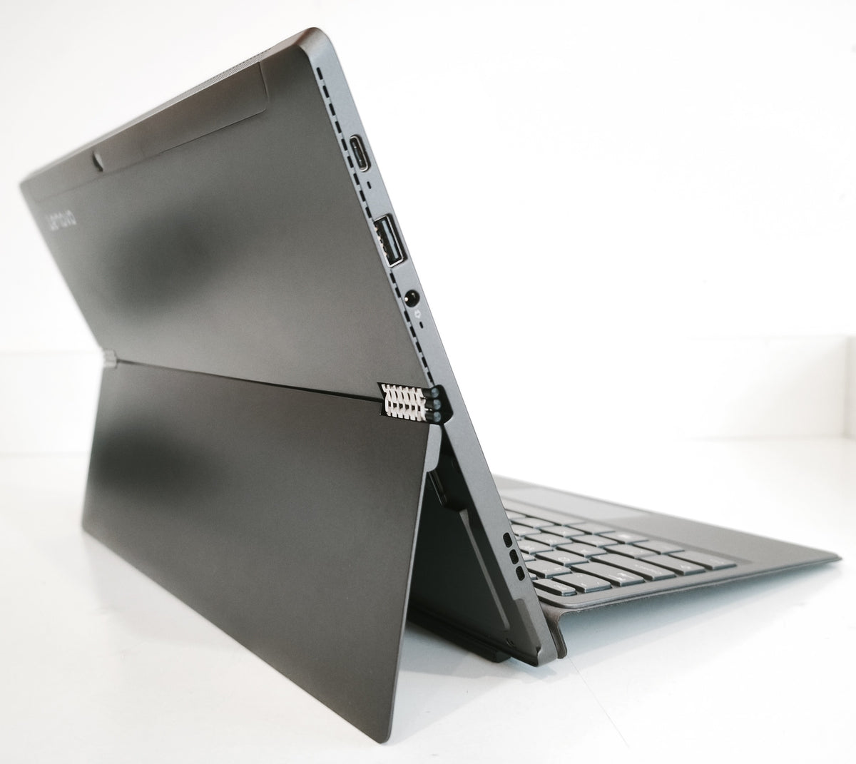 Lenovo MIIX 520-12IKB  i5-8250U / 8 GB / 256 GB SSD / FHD Touch / Win 11