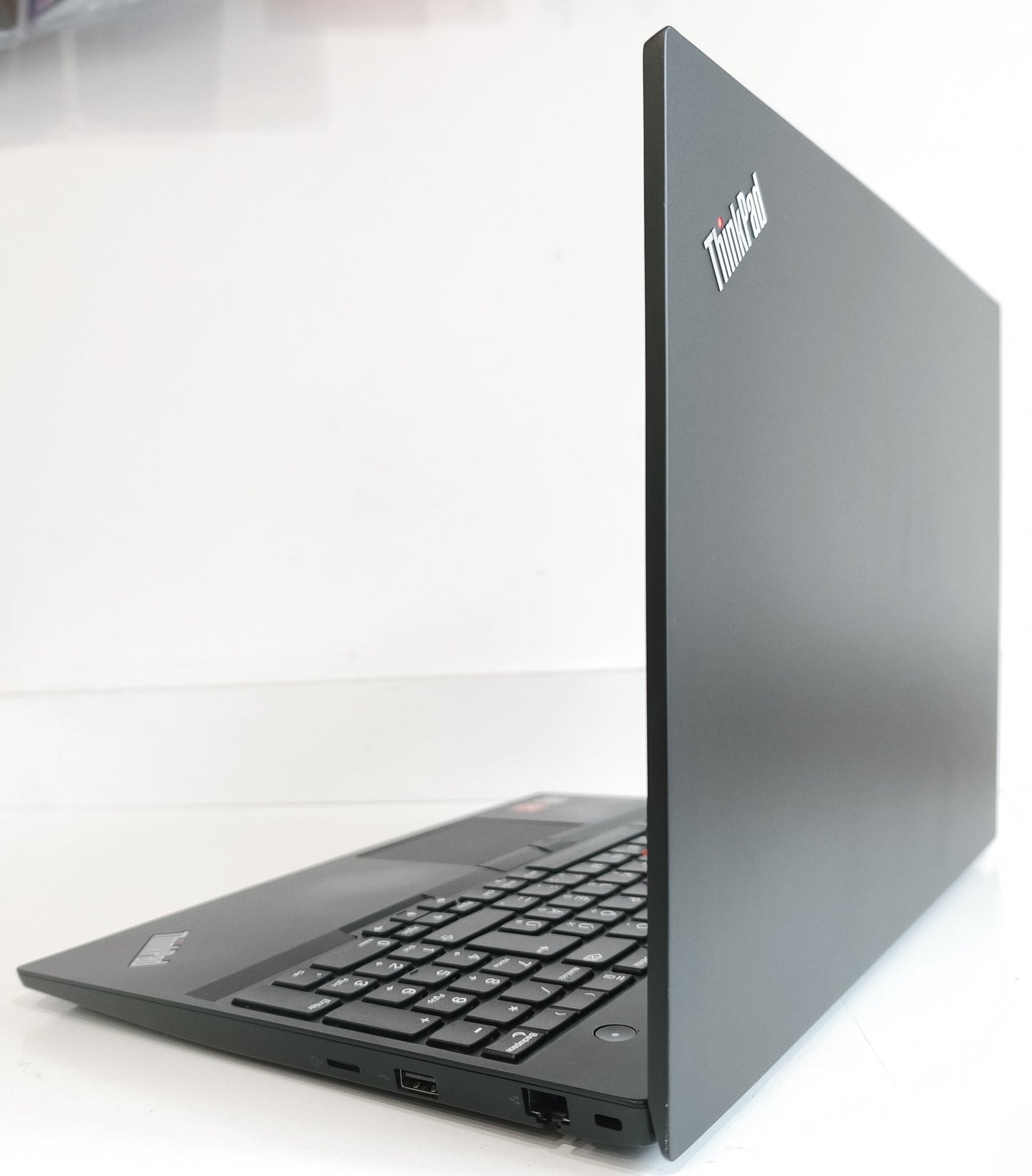Lenovo ThinkPad Edge E595  Ryzen 5 3500U / 8 GB / 256 GB SSD / FHD / Win 11