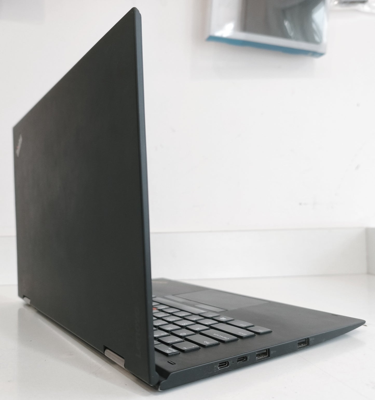 Lenovo ThinkPad X1 Yoga G2  i7-7600U / 8 GB / 256 GB SSD / FHD Touch / Win 11