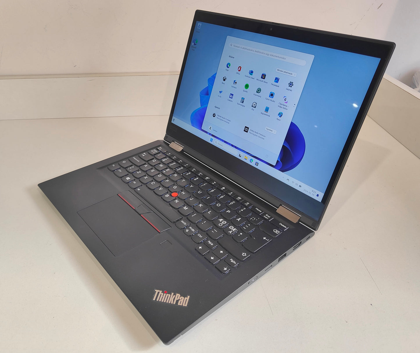 Lenovo ThinkPad X380 Yoga  i5-8350U / 8 GB / 256 GB SSD / FHD Touch / Win 11