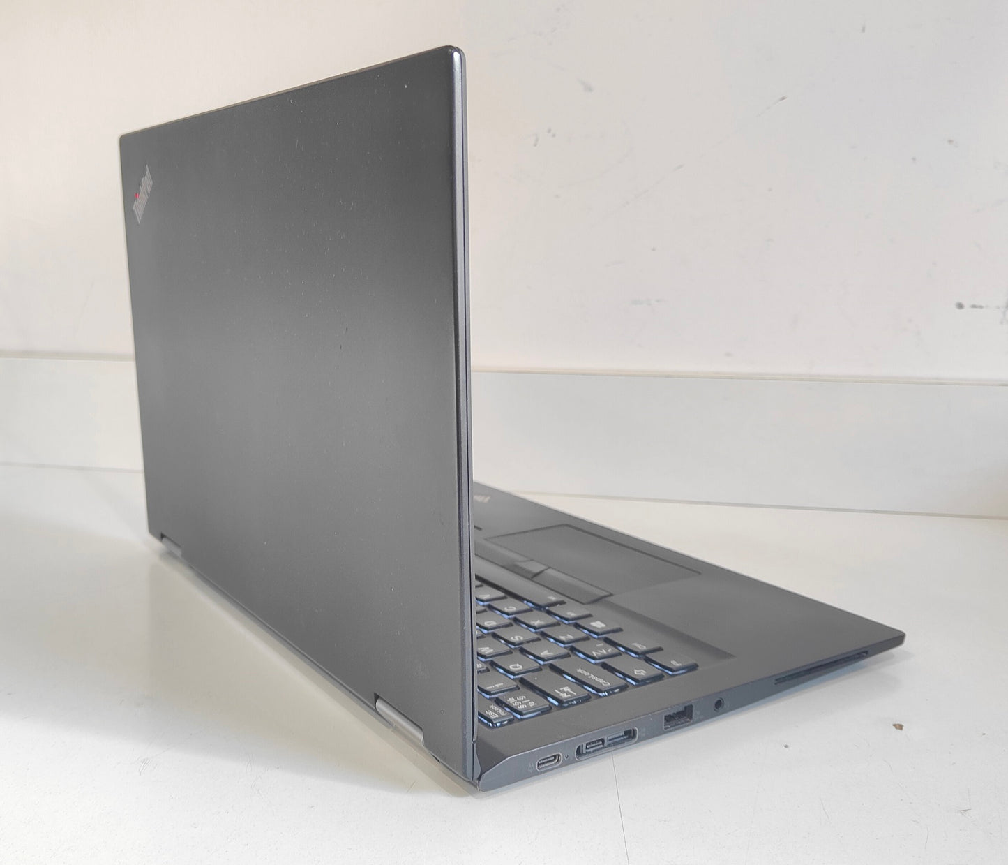 Lenovo ThinkPad X380 Yoga  i5-8350U / 8 GB / 256 GB SSD / FHD Touch / Win 11