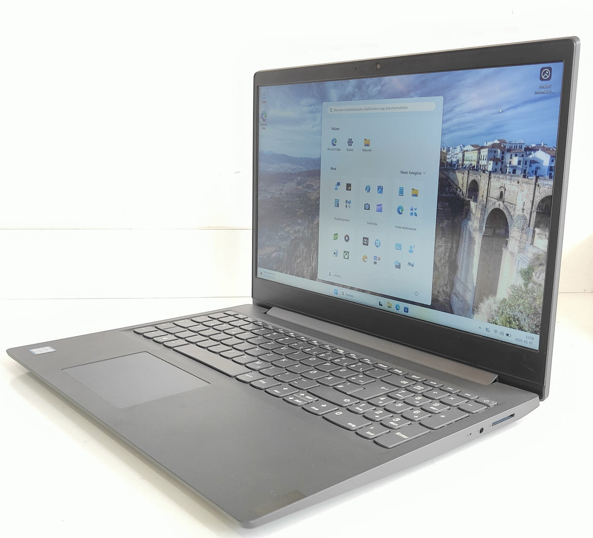 Lenovo V14-IWL i5-8265U / 8 GB / 256 GB SSD / FHD / Win 11