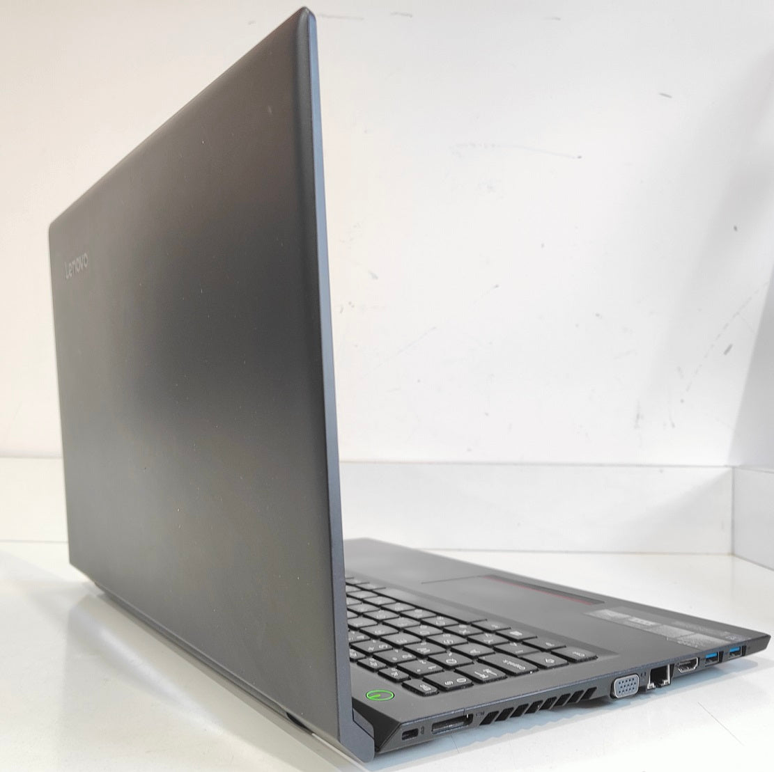 Lenovo V110  i5-7200u / 8 GB / 120 GB SSD / Win 11