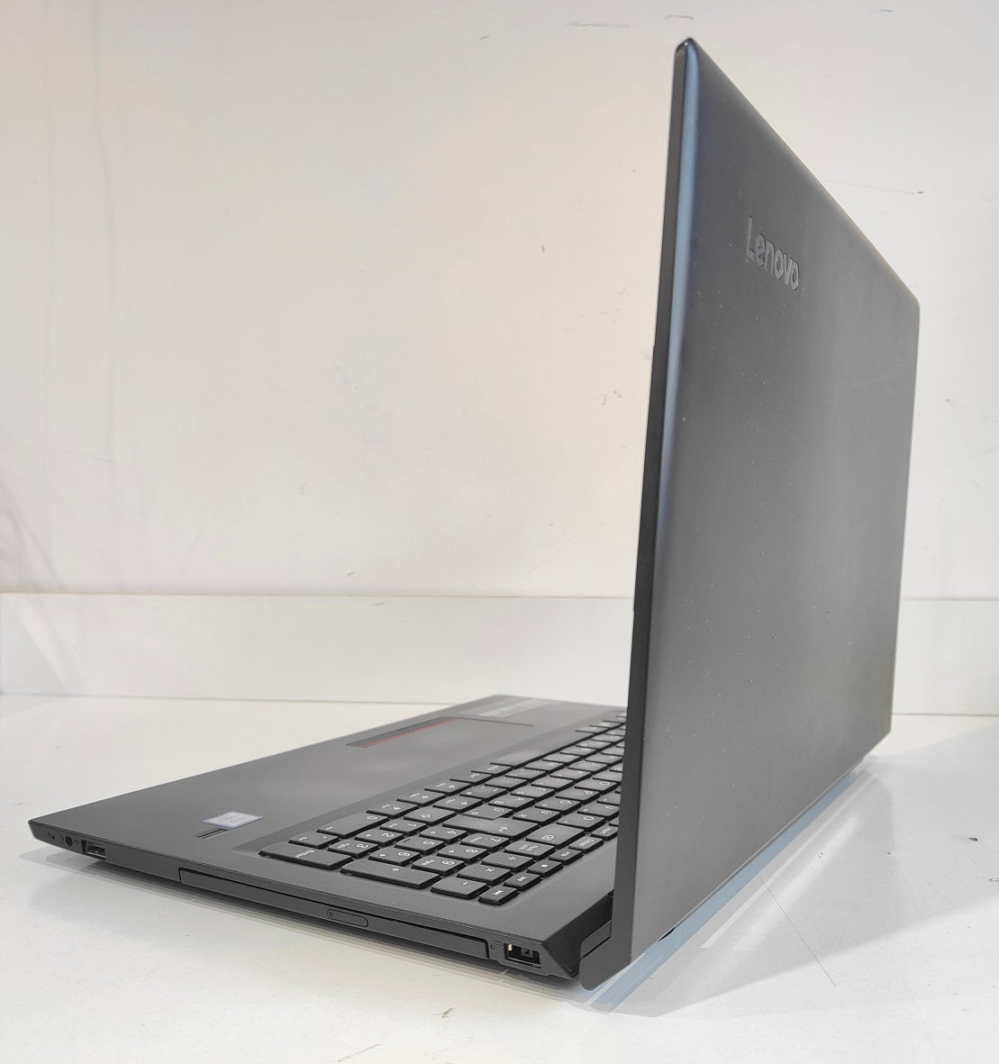 Lenovo V110  i5-7200u / 8 GB / 120 GB SSD / Win 11
