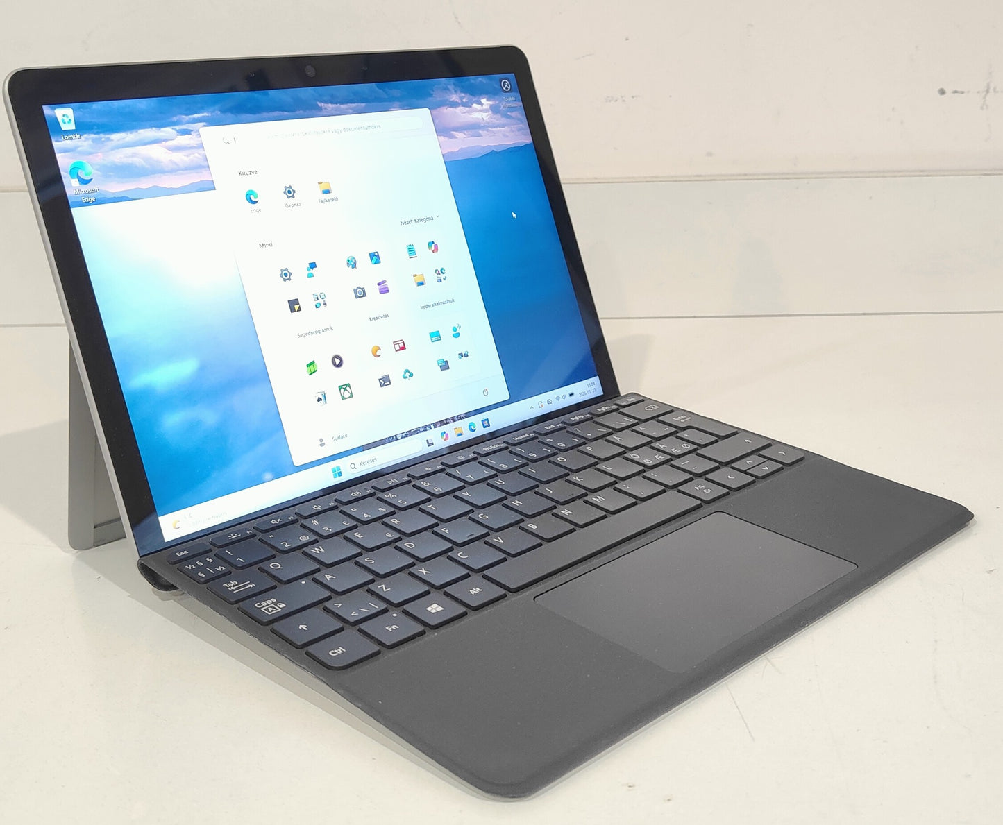 Microsoft Surface Go 2  Intel 4425Y / 8 GB / 120 GB SSD / FHD Touch 2 in 1